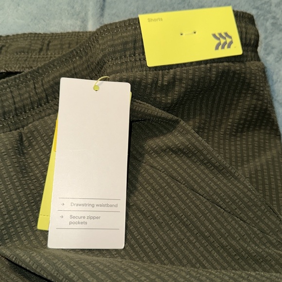 All in motion olive green size 38 shorts New - Picture 5 of 6